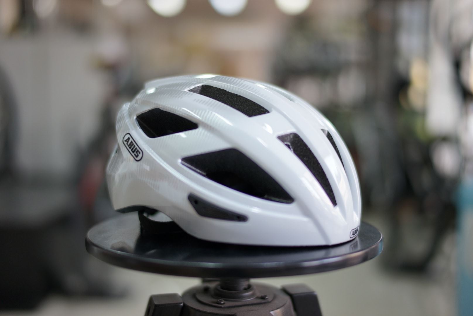 หมวกกันน็อคจักรยาน ใหม่ล่าสุด ABUS Macator เยอรมัน