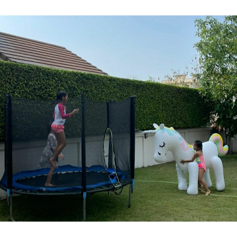 ยูนิคอนพ่นน้ำ ยูนิคอนเป่าลมพ่นน้ำ ม้าพ่นน้ำ ตัวใหญ่สูง 2 เมตร