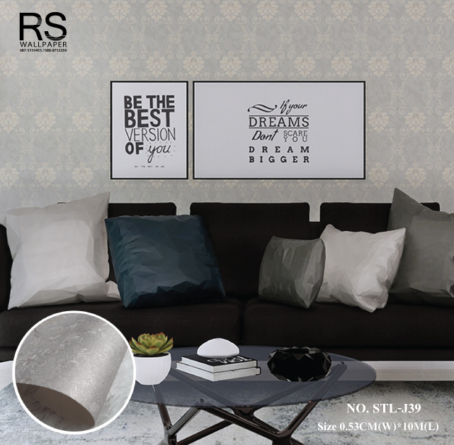 วอลเปเปอร์ลายหลุยส์ พื้นที่น้ำตาลอ่อน ลายสีครีมทอง No.STL-J39