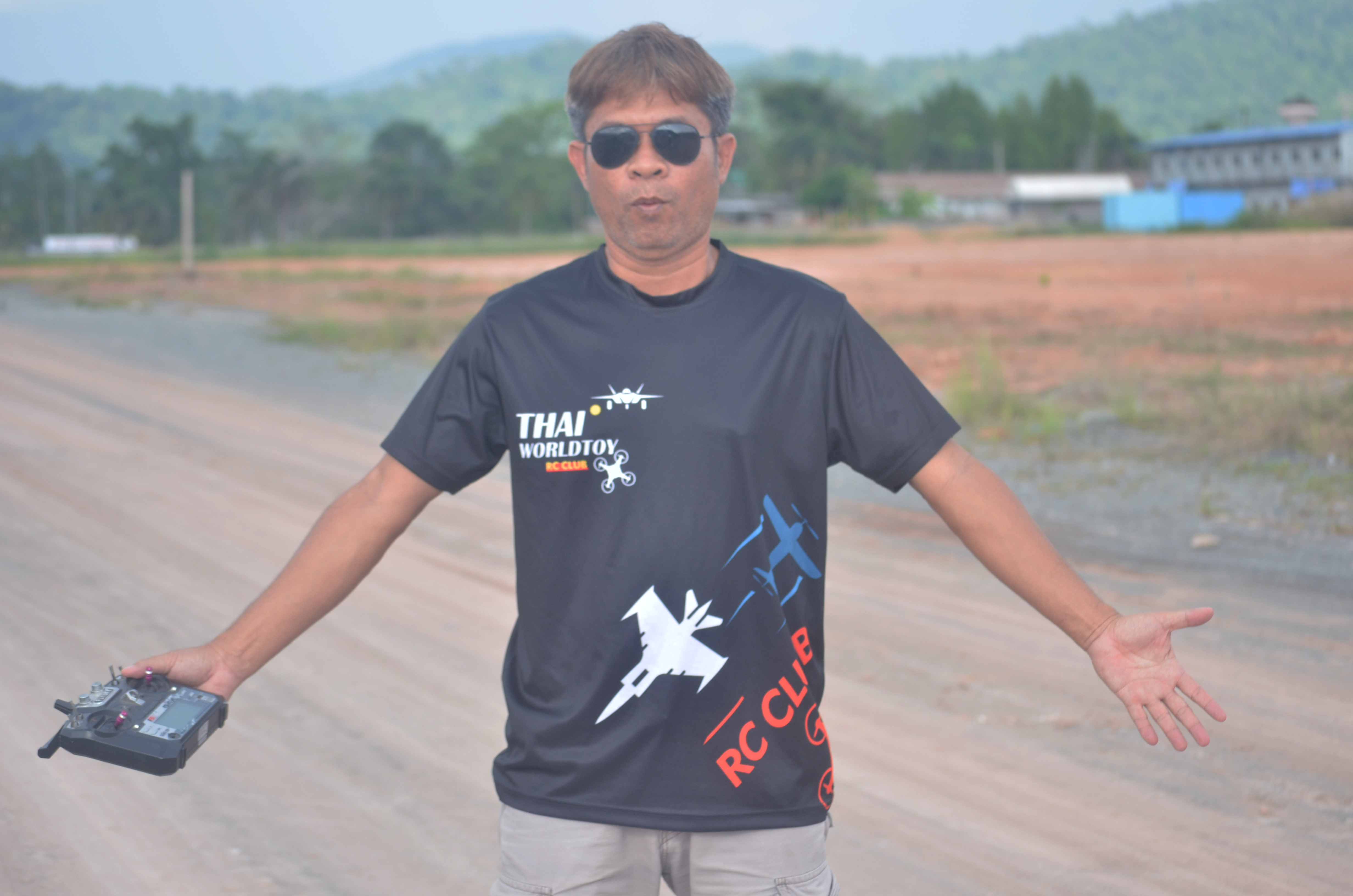 เสื้อกีฬาเครื่องบินบังคับ THAIWORLDTOY-RC V2.