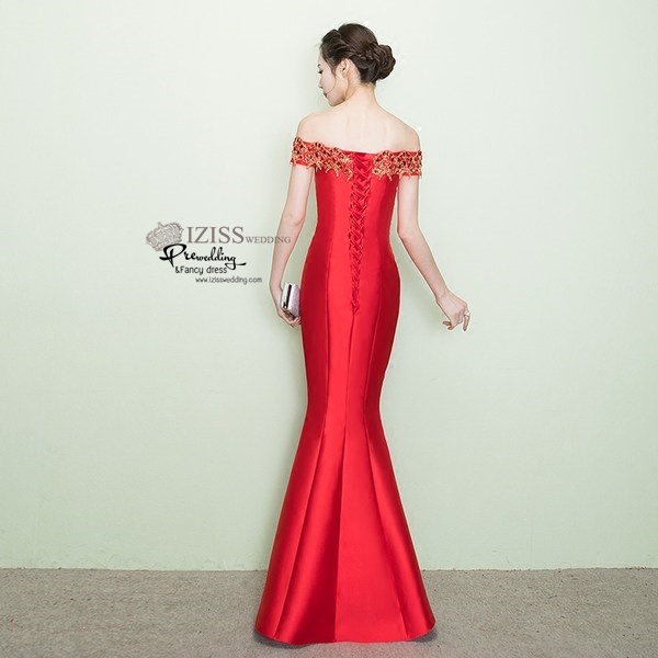 PW615- **พร้อมส่งสีแดง**ชุดกี่เพ้ายาวไหล่ปาด ชุดยกน้ำชา ชุดถ่ายพรีเวดดิ้ง (prewedding dress) & ชุดแต่งงานแฟนซี (Fancy wedding dress) "ธีมสีแดง"