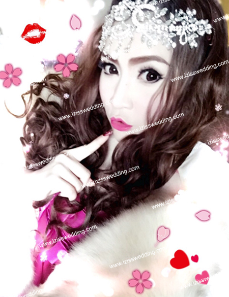 ชุดถ่ายพรีเวดดิ้ง,ชุดแต่งงาน,ชุดแฟนซี เก๋ๆ พร้อมส่ง แปลกใหม่ มีสไตล์ www.izisswedding.com