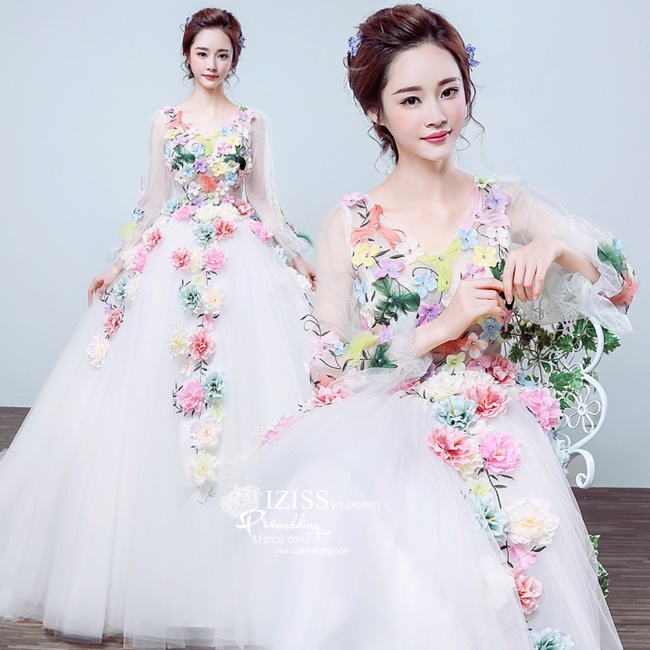 PW423- **พรีออเดอร์**ชุดคู่ถ่ายพรีเวดดิ้ง (prewedding dress) & ชุดแต่งงานแฟนซี (Fancy wedding dress)ชายหญิง "ธีมสีขาวลายดอกไม้"
