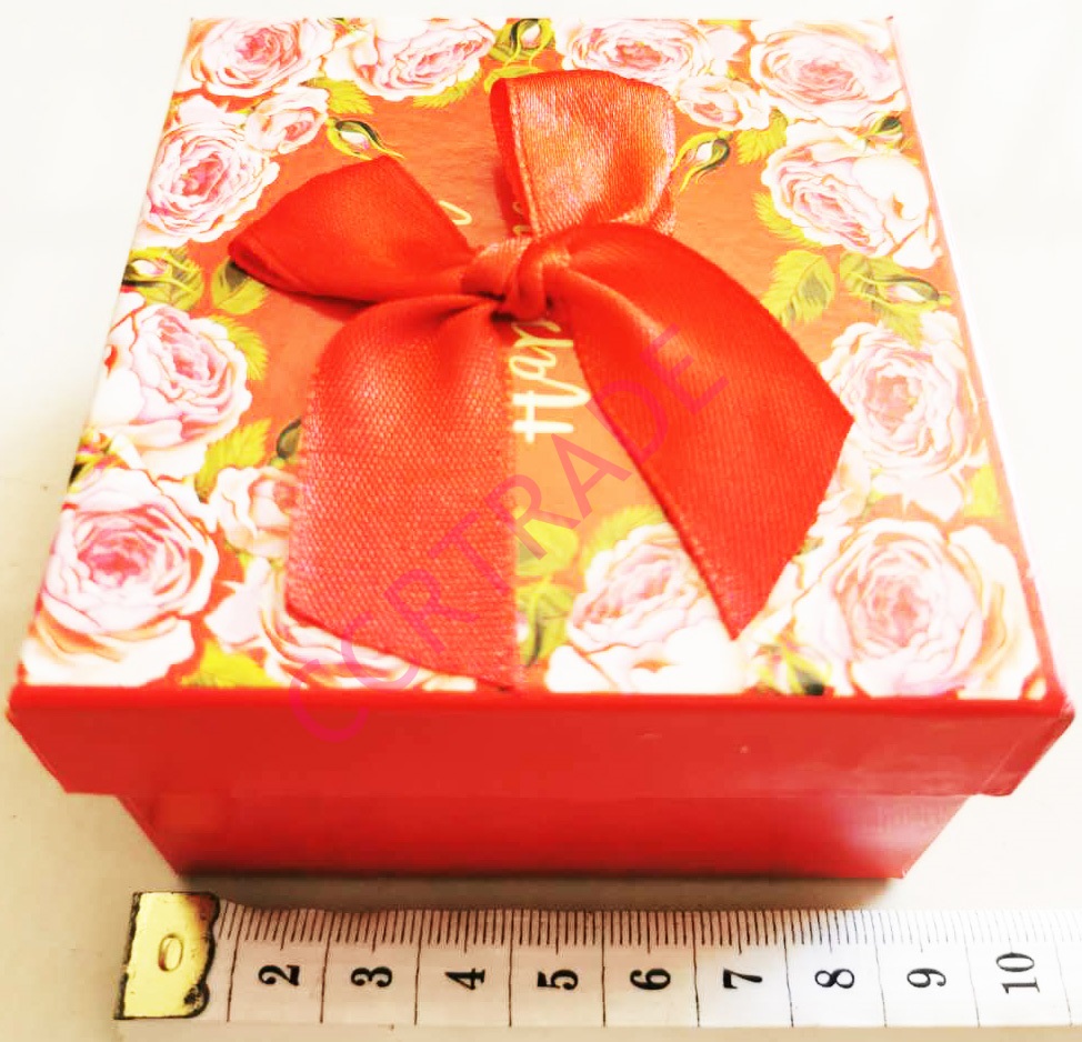 กล่องของขวัญเหลี่ยม+นวมนาฬิกา 8.5x8.5 ซม.