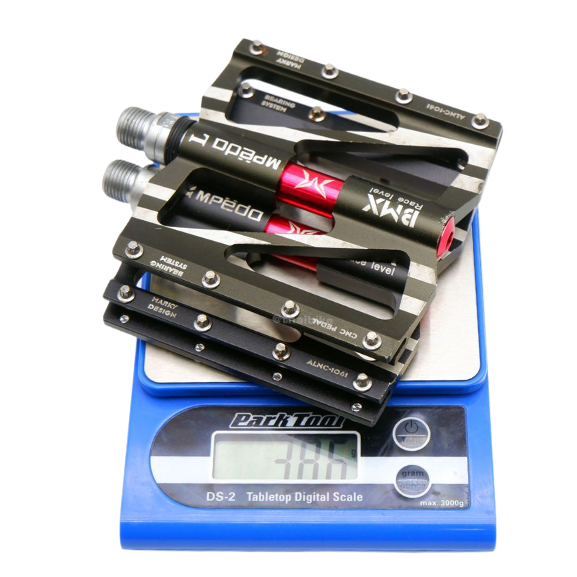 บันไดจักรยานอลูมิเนียมขึ้นรูปชิ้นเดียว MPEDA ALNC-1061 แข็งแรง ขนาดใหญ่