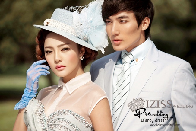 PW204 - พรีออเดอร์ ชุดคู่ถ่ายพรีเวดดิ้ง (prewedding dress) & ชุดแต่งงานแฟนซี (Fancy wedding dress)ชายหญิง "ธีมสีเขียว"