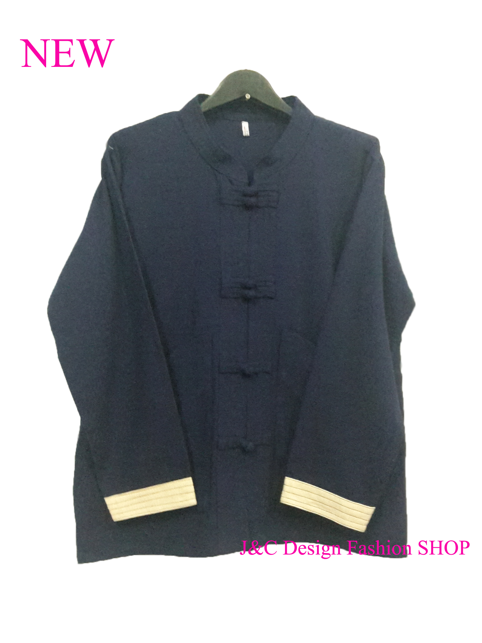 เสื้อผ้าไทยชายแขนยาวสีคราม เสื้อผ้าฝ้ายชายแต่งกระดุ้มปั้นแต่งขลิบสีครีม เสื้อผ้าพื้นเมืองชายวัยรุ่นกระเป๋าเว้า