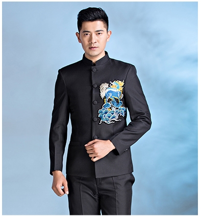 ST079 **พรีออเดอร์**สูทจีนผู้ชายสีดำแขนยาวติดลายกิเลนสีฟ้าขาว ติดกระดุมสีดำ พร้อมกางเกงสีดำขาสอบ ชุดสูทเจ้าบ่าว สูทแฟนซี ถ่ายพรีเวดดิ้ง & ชุดแต่งงานแฟนซี (Fancy wedding dress) สูทผู้ชายสีดำ