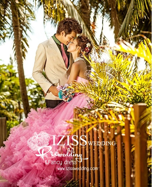 PW092 - **พรีออเดอร์** ชุดคู่ถ่ายพรีเวดดิ้ง (prewedding dress) & ชุดแต่งงานแฟนซี (Fancy wedding dress)ชายหญิง สไตล์ colorful "ธีมสีน้ำตาล-ชมพู"