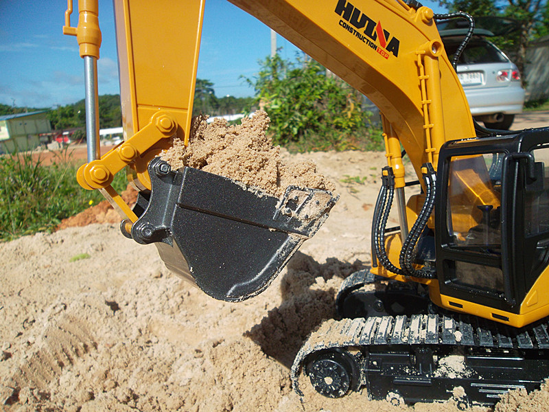 แม็คโครบังคับ CAT-350 ปุ้งกี๋ขุดเหล็ก