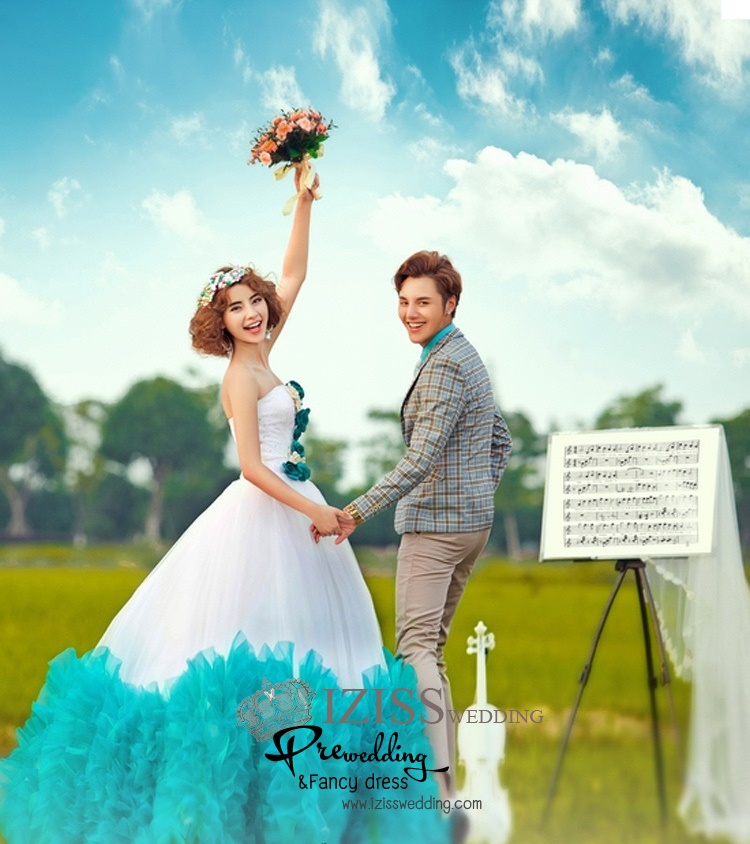 PW275 - Preorder ชุดคู่ถ่ายพรีเวดดิ้ง (prewedding dress) & ชุดแต่งงานแฟนซี (Fancy wedding dress)ชายหญิง "ธีมสีขาว-ฟ้า"