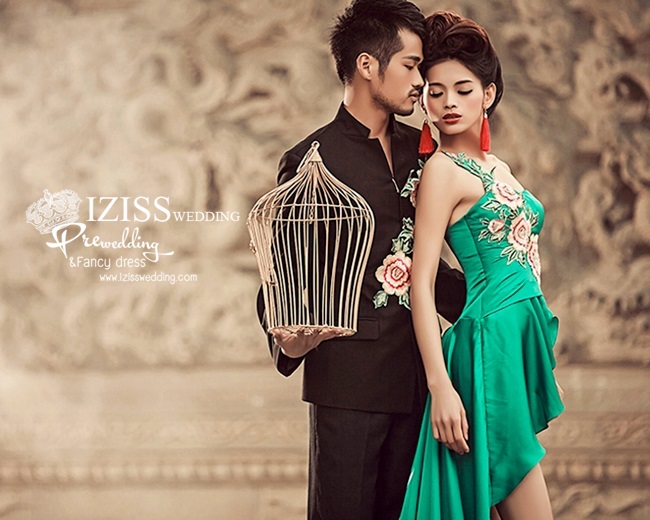 PW148 - Pre order ชุดคู่ถ่ายพรีเวดดิ้ง (prewedding dress) & ชุดแต่งงานแฟนซี (Fancy wedding dress)ชายหญิง "ธีมสีเขียว-ดำ"