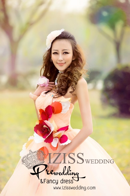 PW139 - Pre order ชุดคู่ถ่ายพรีเวดดิ้ง (prewedding dress) & ชุดแต่งงานแฟนซี (Fancy wedding dress)ชายหญิง "ธีมสีโอโรส-แดง"