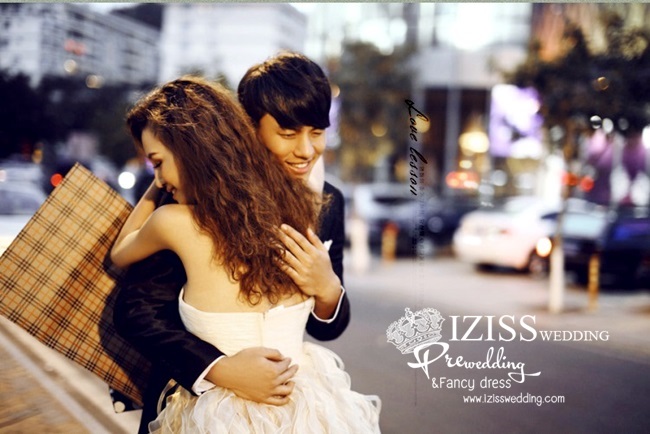 PW073 - **เลิกผลิตค่ะ** ชุดคู่ถ่ายพรีเวดดิ้ง (prewedding dress) & ชุดแต่งงานแฟนซี (Fancy wedding dress)ชายหญิง "ธีมสีขาวครีม-ดำ"