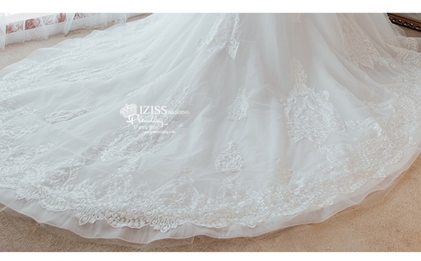 BR352 **พรีออเดอร์**ชุดแต่งงาน&ชุดเจ้าสาวแบบยาวอลังการ สีขาวเกรดพรีเมี่ยม หรูหราน่ารัก สวยโดดเด่นไม่ซ้ำใคร