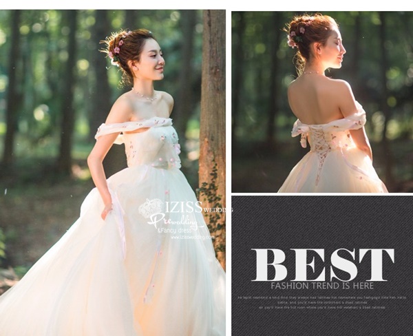 PW477-**พรีออเดอร์**ชุดแต่งงานเดรสสีขาวครีม ชุดยกน้ำชา ชุดถ่ายพรีเวดดิ้ง (prewedding dress) & ชุดแต่งงานแฟนซี (Fancy wedding dress) "ธีมสีขาวครีม"