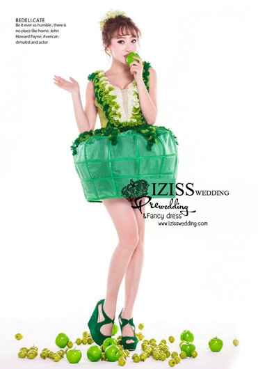 PW429- **พร้อมส่ง**ชุดคู่ถ่ายพรีเวดดิ้ง (prewedding dress) & ชุดแต่งงานแฟนซี (Fancy wedding dress)ชายหญิง "ธีมสีเขียว"