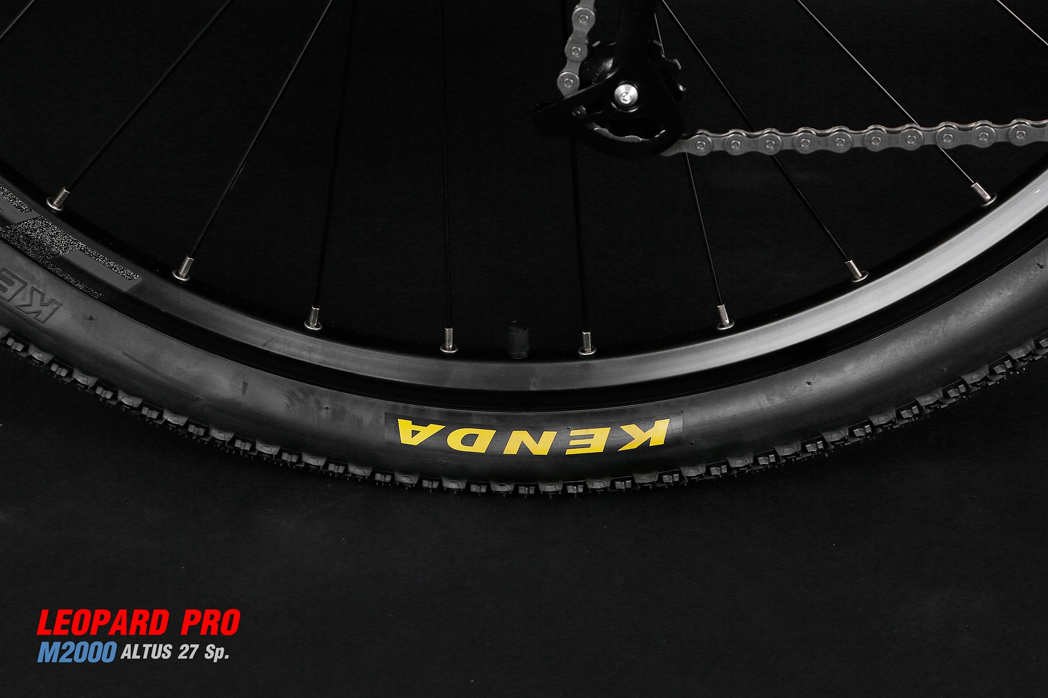 จักรยานเสือภูเขาคาร์บอน รุ่นใหม่จาก Twiter Bike รุ่น LEOPARD PRO M2000