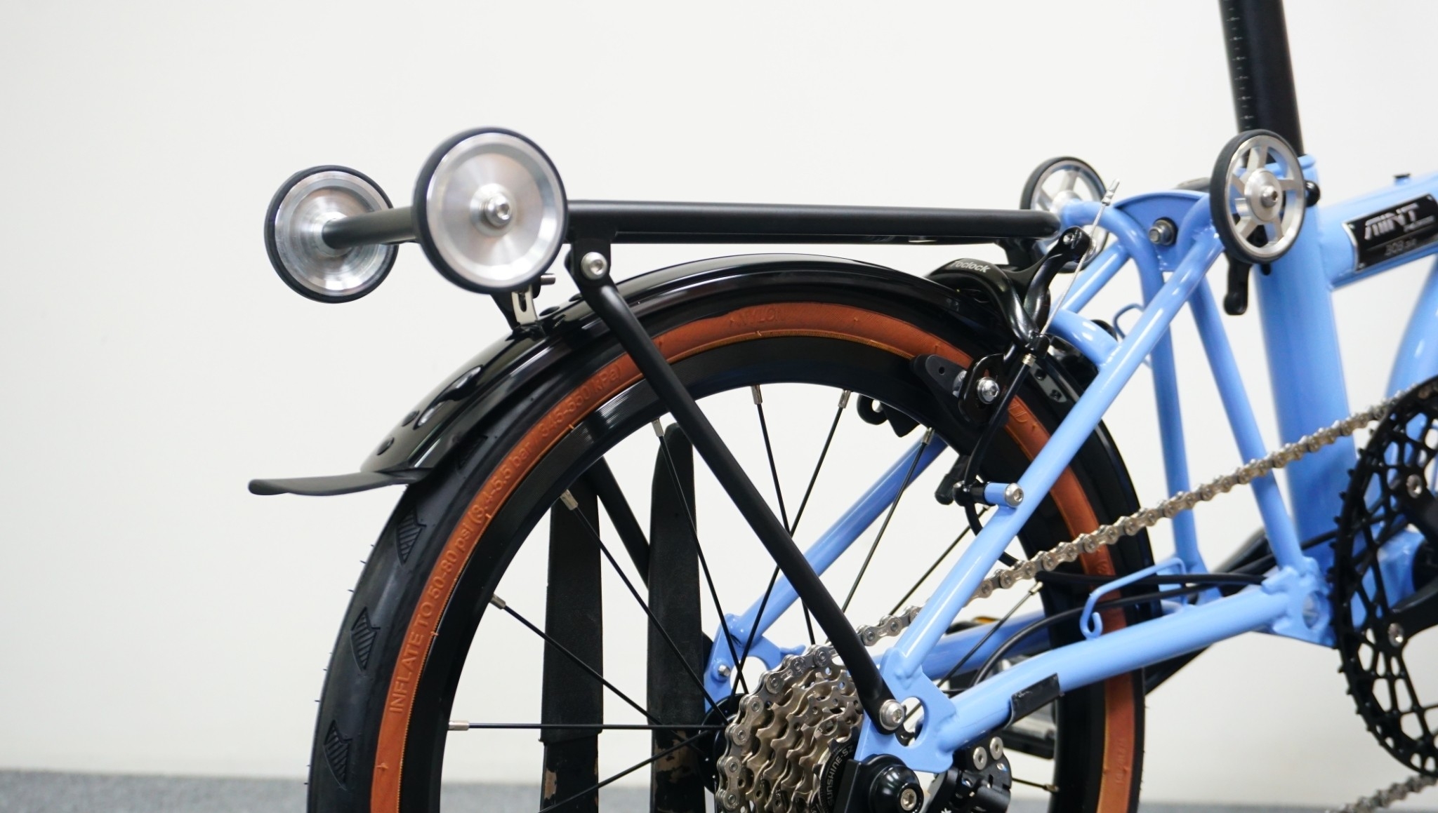 MINT : BOB SIX 16" เฟรมโครโมลี่ รุ่นมีตะแกรงท้าย พับสามตอน 6 สปีด นน. 11 กก.