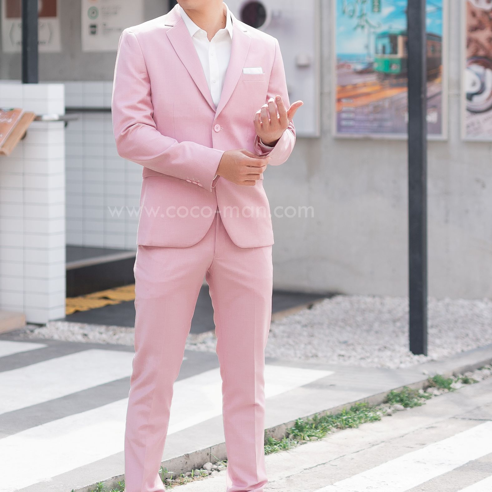 COCO-MAN ชุดสูทผู้ชาย สีชมพู เสื้อสูทกระดุม 2เม็ด มาพร้อมกางเกงเข้าชุด สูทไปงานแต่ง