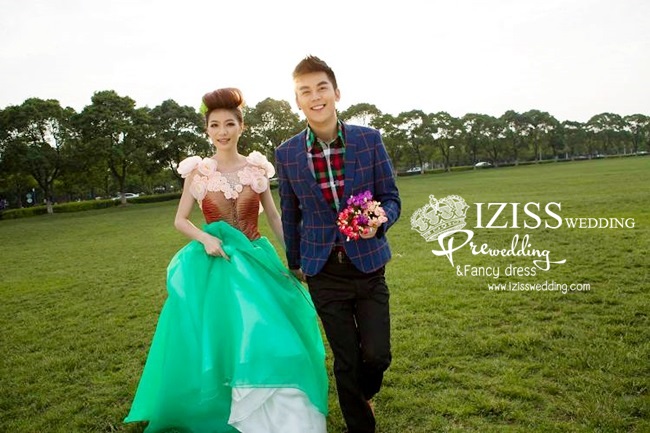PW208 - Pre order ชุดคู่ถ่ายพรีเวดดิ้ง (prewedding dress) & ชุดแต่งงานแฟนซี (Fancy wedding dress)ชายหญิง "ธีมสีเขียว-น้ำเงิน"