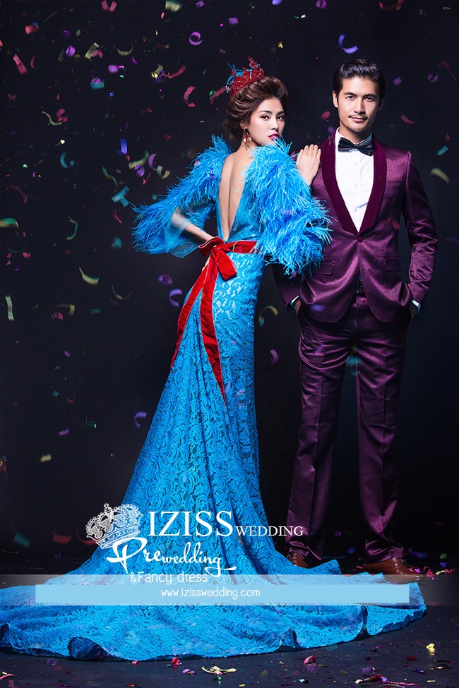 PW331 - **พรีออเดอร์เฉพาะชุดผู้หญิงค่ะ** ชุดคู่ถ่ายพรีเวดดิ้ง (prewedding dress) & ชุดแต่งงานแฟนซี (Fancy wedding dress)ชายหญิง "ธีมสีน้ำเงิน"