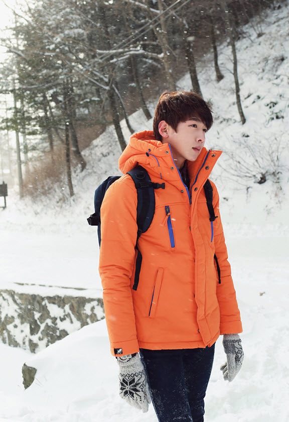 เสื้อกันหนาวแฟชั่น พร้อมส่ง เสื้อลุยหิมะ เสื้อโค้ท เสื้อกันลม สีส้ม สดใส ซิปหน้า มีฮู้ด ใส่ไปต่างประเทศได้ ใส่แล้วอุ่นมากๆ