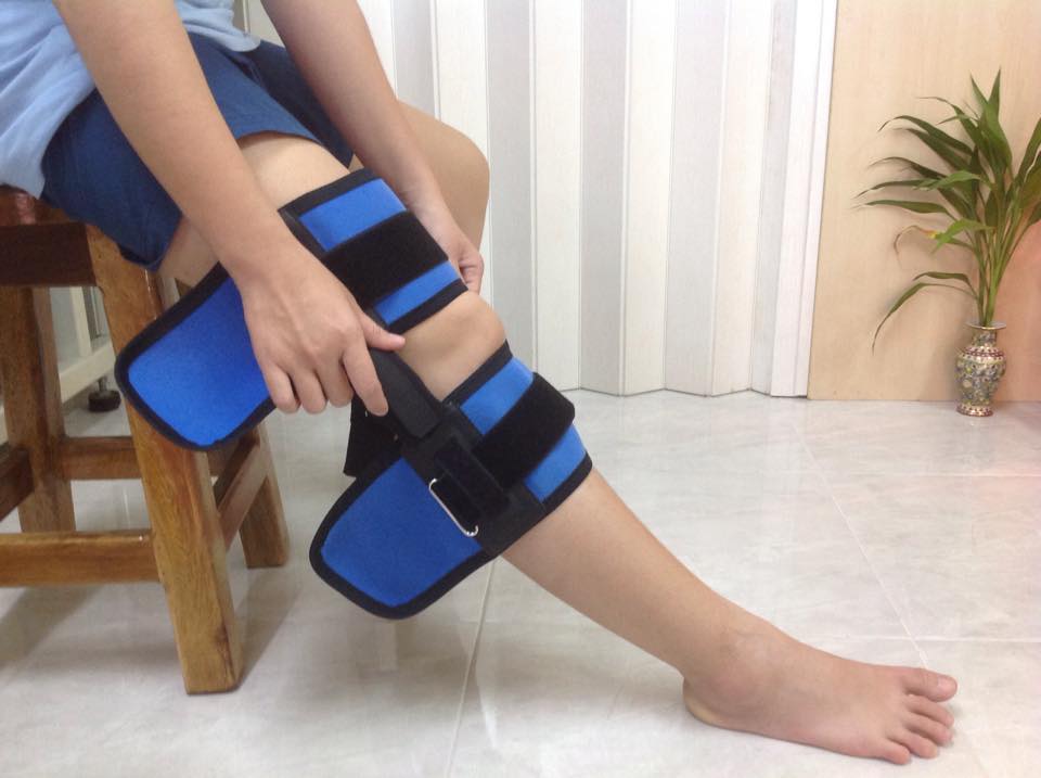 อุปกรณ์พยุงเข่าปรับองศาได้แบบสั้น ประคองเข่าปรับมุม พยุงเข่าแกนอลูมิเนียม [Hinge Knee Support]