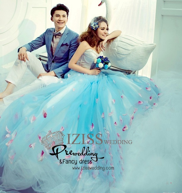 PW086 - **พร้อมส่งชุดผู้ชาย** ชุดคู่ถ่ายพรีเวดดิ้ง (prewedding dress) & ชุดแต่งงานแฟนซี (Fancy wedding dress)ชายหญิง "ธีมสีฟ้า"