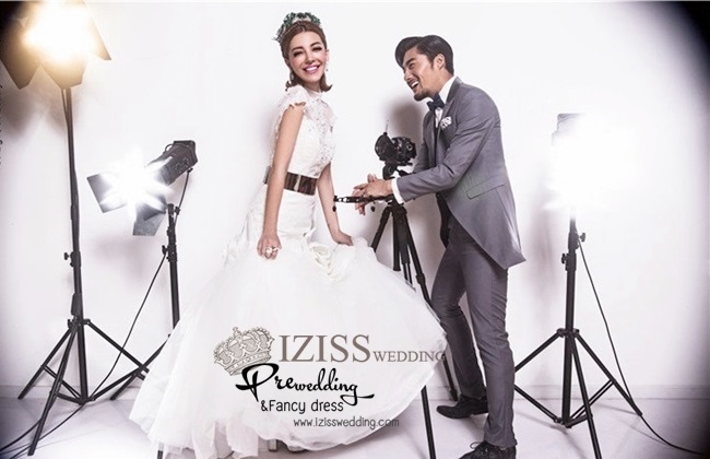 PW233 - Pre order ชุดคู่ถ่ายพรีเวดดิ้ง (prewedding dress) & ชุดแต่งงานแฟนซี (Fancy wedding dress)ชายหญิง "ธีมสีขาว-เทา"