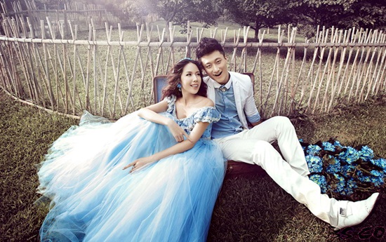 PW106 - **พรีออเดอร์** ชุดคู่ถ่ายพรีเวดดิ้ง (prewedding dress) & ชุดแต่งงานแฟนซี (Fancy wedding dress)ชายหญิง "ธีมสีฟ้า-ขาว"