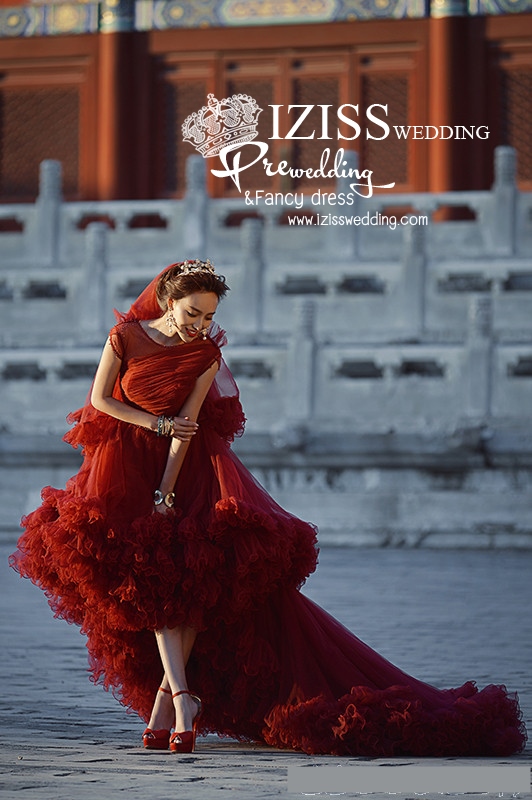 PW433- **พรีออเดอร์**ชุดคู่ถ่ายพรีเวดดิ้ง (prewedding dress) & ชุดแต่งงานแฟนซี (Fancy wedding dress)ชายหญิง "ธีมสีแดง"