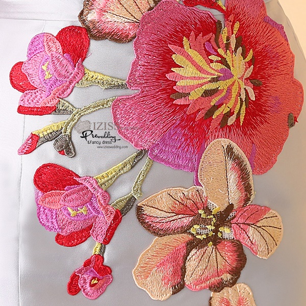 PW609- **พร้อมส่งสีแดง**ชุดกี่เพ้ายาว ชุดยกน้ำชา ชุดถ่ายพรีเวดดิ้ง (prewedding dress) & ชุดแต่งงานแฟนซี (Fancy wedding dress) "ธีมสีแดง"