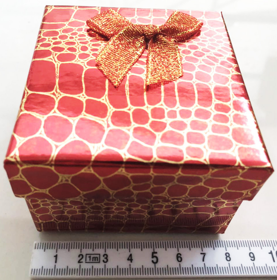 กล่องของขวัญ (สีสะท้อน) 8.5x8.5x5.5 ซม.