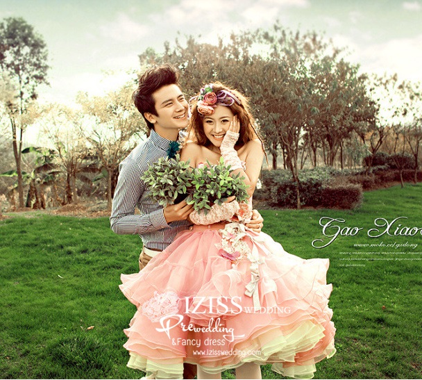 PW010 - **สินค้ากำลังจะเข้าค่ะ** ชุดคู่ถ่ายพรีเวดดิ้ง (prewedding dress) & ชุดแต่งงานแฟนซี (Fancy wedding dress)ชายหญิง สไตล์ colorful "ธีมสีชมพู-เหลือง""