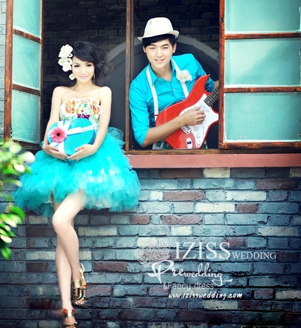 PW056 - **พร้อมส่งเฉพาะชุดผู้หญิง** ชุดคู่ถ่ายพรีเวดดิ้ง (prewedding dress) & ชุดแต่งงานแฟนซี (Fancy wedding dress)ชายหญิง "ธีมสีฟ้า"