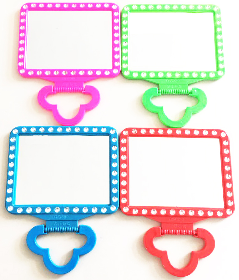 กระจกขอบเพชรเหลี่ยม 20.5x26.5 ซม.