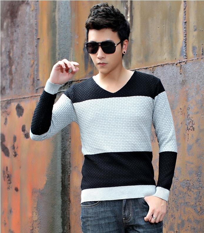 เสื้อไหมพรมผู้ชาย พร้อมส่ง สีดำ ลายขวาง แขนยาว คอวี แขนจั๊ม ผ้านิ่ม ใส่สบาย