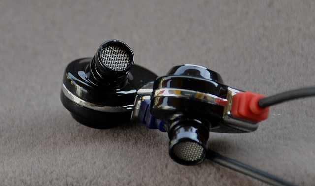 ขายหูฟัง Soundmagic E30 (สีชมพู)