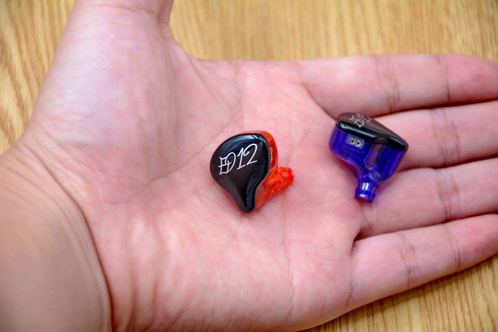 ขาย KZ ED12 หูฟังแบบ Sport ถอดสายได้ รูปทรง 3 มิติ เบสลึก เสียงคมชัดทุกย่าน