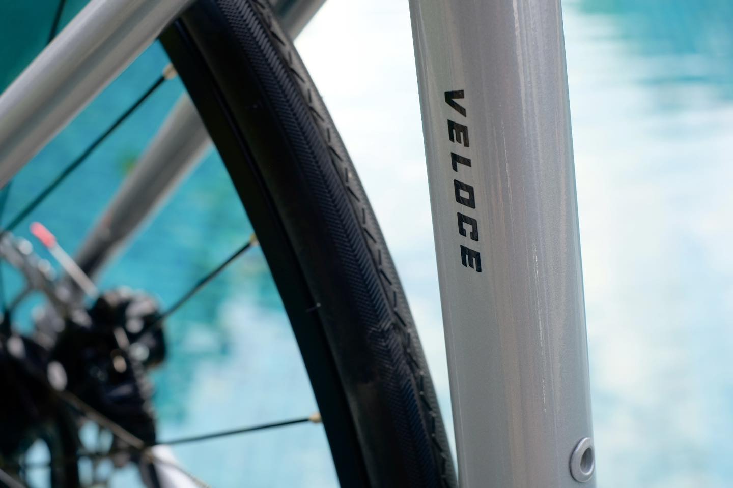 JAVA : VELOCE จักรยานเสือหมอบ เกียร์ SHIMANO 16 สปีด ตัวถังอลู ซ่อนสาย