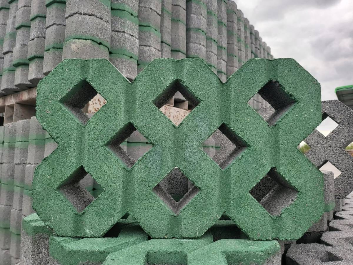 บล็อกปูหญ้า-หน้าเรียบ สีเขียว