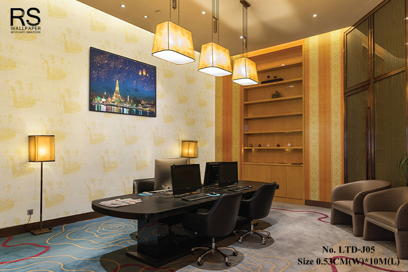 วอลเปเปอร์ ติดห้องพระ ลายไทยเรือสุพรรณหงส์ สีทองพื้นขาว LTD-J05