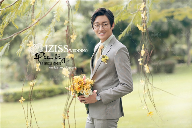 PW320 - **พรีออเดอร์ค่ะ** ชุดคู่ถ่ายพรีเวดดิ้ง (prewedding dress) & ชุดแต่งงานแฟนซี (Fancy wedding dress)ชายหญิง "ธีมชุดเจ้าสาวสีชมพู-เทา"