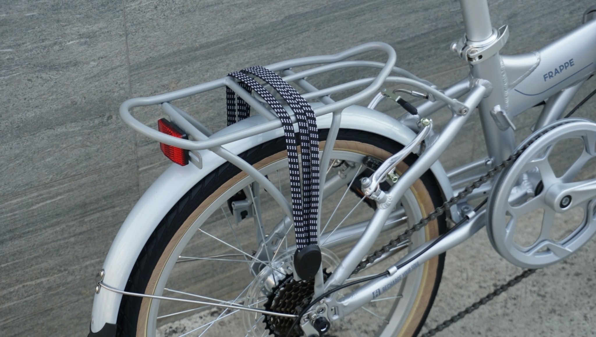 Fika Frappe จักรยานพับได้ เฟรมอลูมิเนียม ล้อ 20" 7 สปีด พร้อมตะแกรง บังโคลน