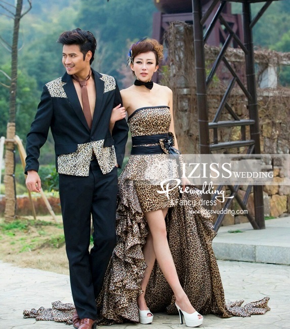PW003 - **เลิกผลิตค่ะ** ชุดคู่ถ่ายพรีเวดดิ้ง (prewedding dress) & ชุดแต่งงานแฟนซี (Fancy wedding dress)ชายหญิง "ธีมลายเสือดาว"