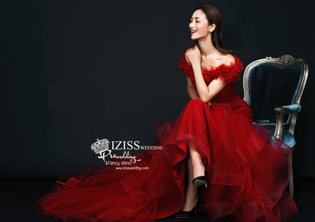 PW453- **พรีออเดอร์*ชุดสีแดงหางปลา ชุดยกน้ำชา ชุดถ่ายพรีเวดดิ้ง (prewedding dress) & ชุดแต่งงานแฟนซี (Fancy wedding dress) "ธีมสีแดง"