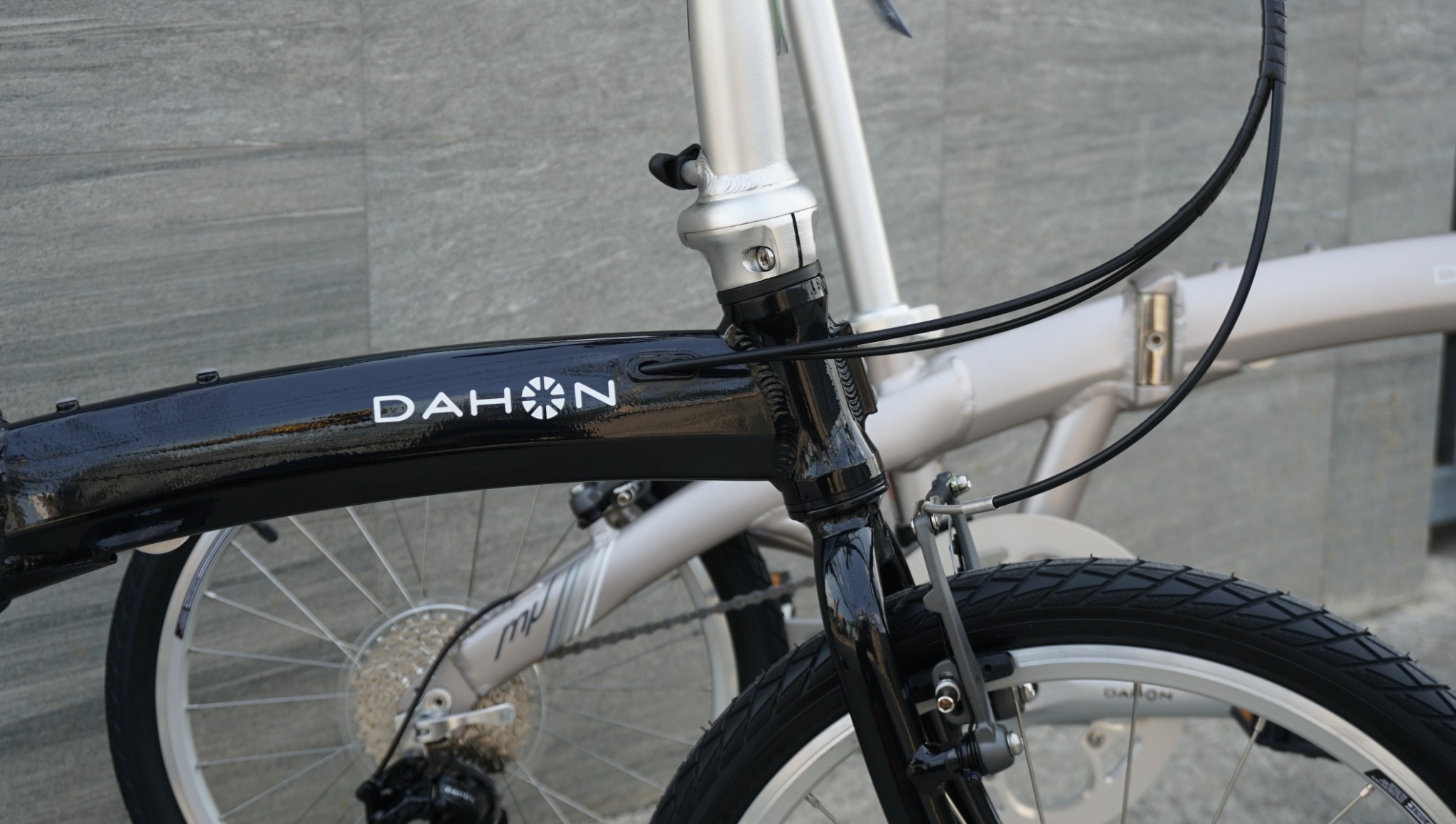 DAHON : Mu D9 จักรยานพับด้ เฟรมอลูมิเนียม 9 สปีด
