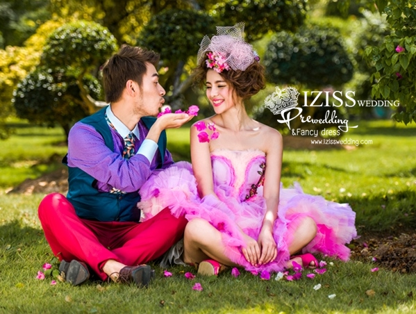 PW474- **พรีออเดอร์เฉพาะชุดผู้หญิงสีชมพู**ชุดแต่งงานแฟนซี ชุดเดรสสีชมพู ชุดยกน้ำชา ชุดถ่ายพรีเวดดิ้ง (prewedding dress) & ชุดแต่งงานแฟนซี (Fancy wedding dress) "ธีมสีชมพู"