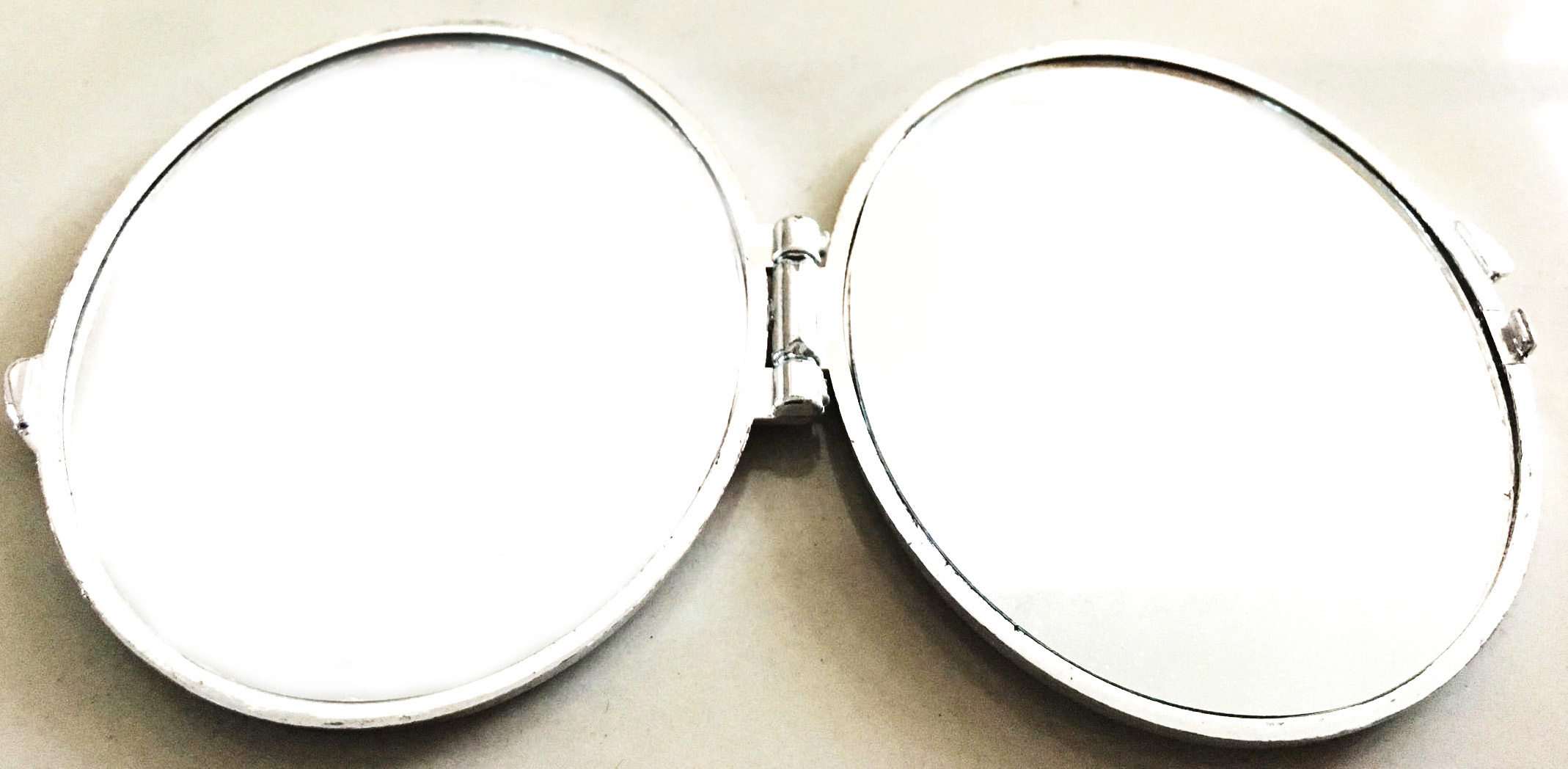 กระจกพับ 2 หน้า 6.5x7 ซม. (ทรงรี)